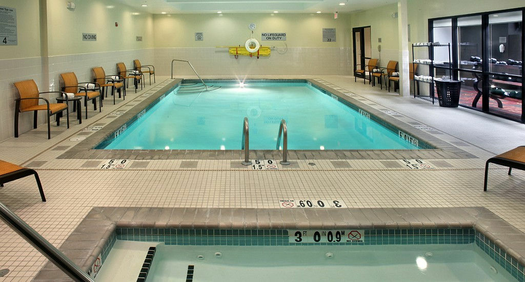 Courtyard By Marriott Providence Warwick Hotel Exterior photo